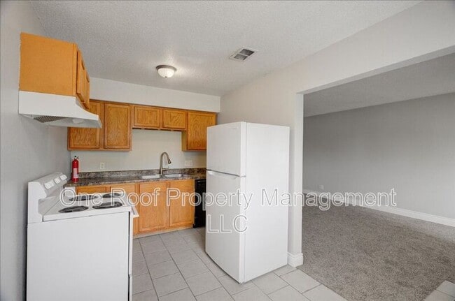Photo - 2000 Chateau Dr
