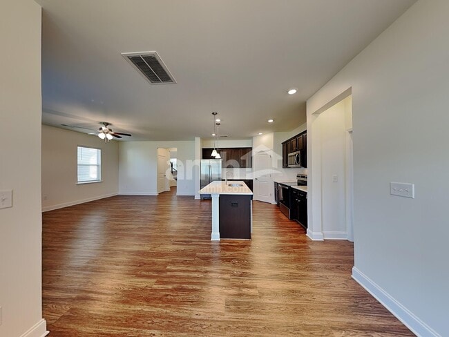 Photo - 106 Larragan Dr