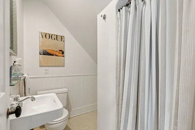 Photo - 2020 Lakeland Dr