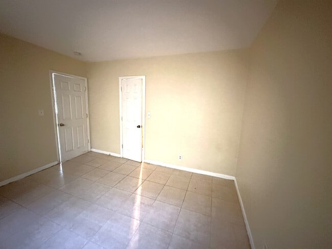 Photo - 148 NW 40th Ct