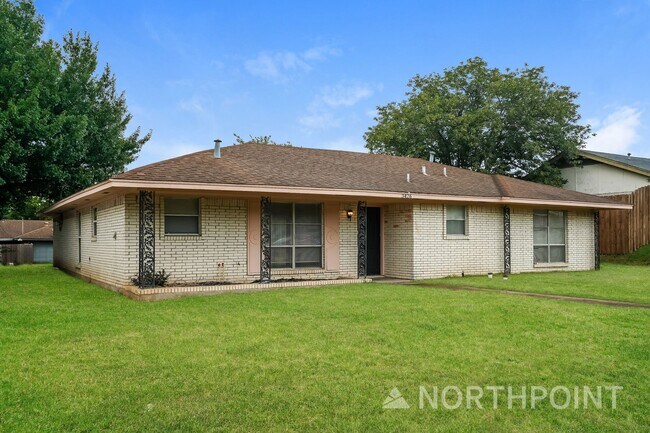 Photo - 3 BR/2BA | Newly Renovated Single Family Home | Large utility Room | In Dallas!