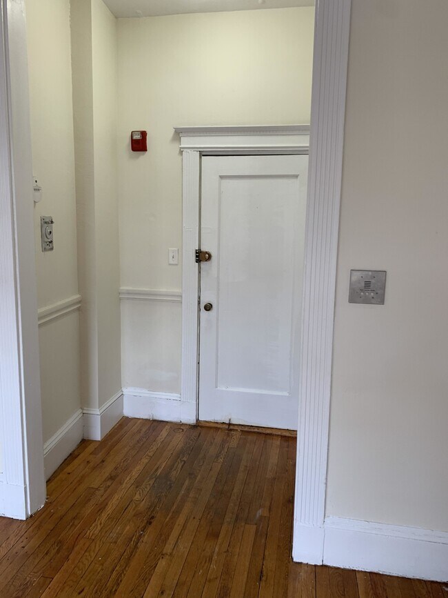 Photo - 1334 Commonwealth Ave Unidad 1