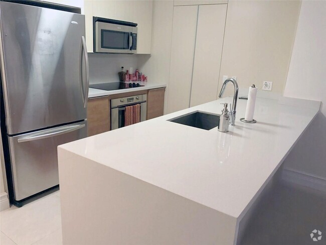 Building Photo - 300 S Biscayne Blvd Unit t-2304 Rental