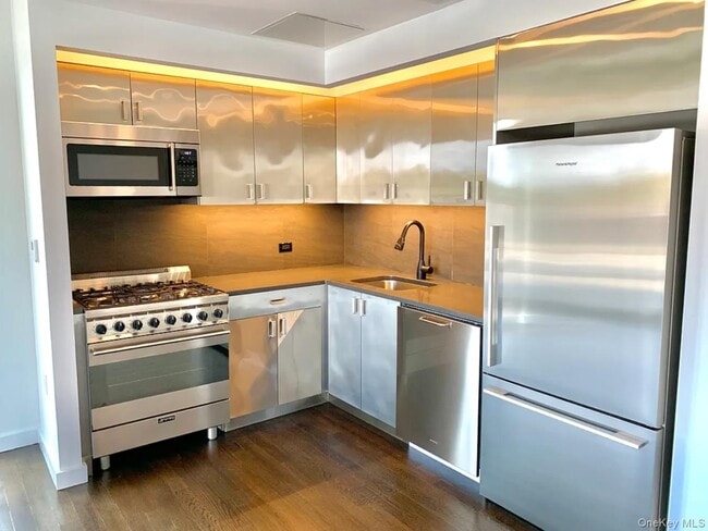37-40-40 27th St Unidad 4E