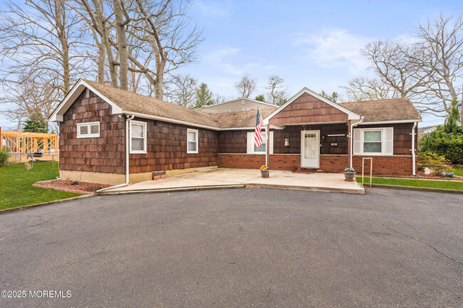 Building Photo - 456 Harnell Ave Rental