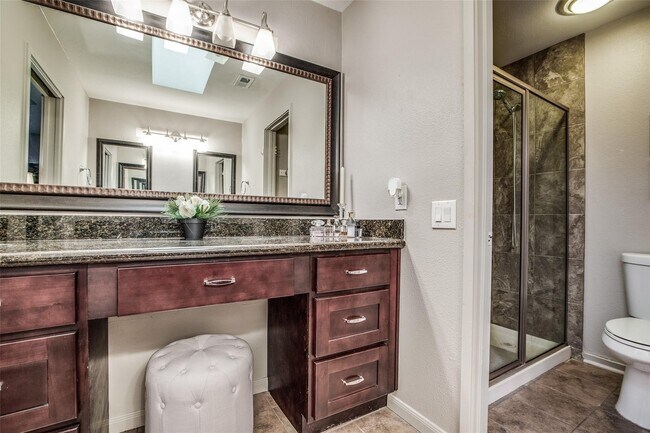 Photo - 246 Litchfield Ln