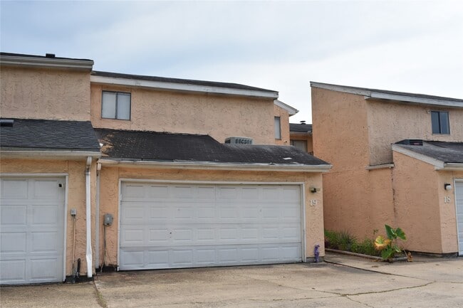 Photo - 11411 Harwin Dr. Unidad 19