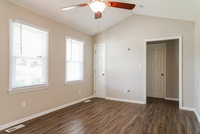 Photo - 1024 Holly Pointe Dr