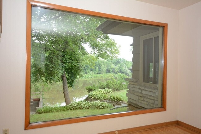 Photo - 1 Bedroom Mid Century Modern Retreat on Milwaukee River