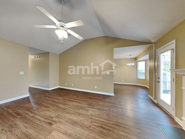 Photo - 3720 Southbend Dr