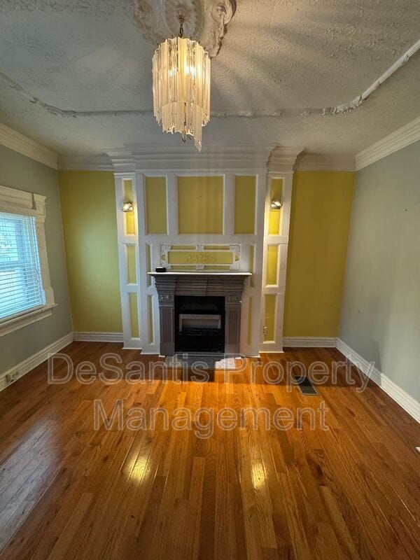 Photo - 5424 Harrison St