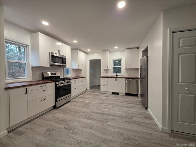 Photo - 200 Deforest Rd