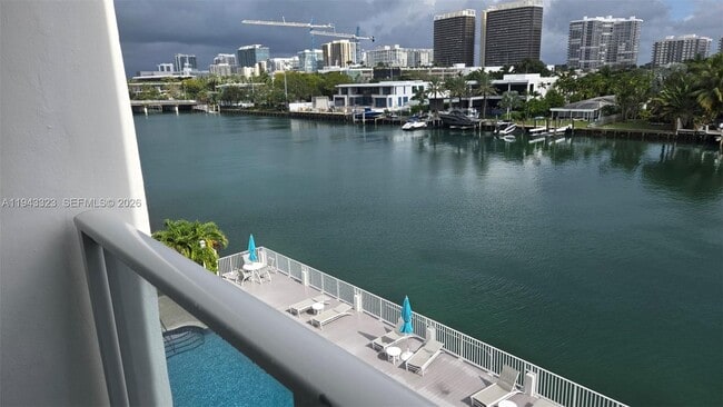 Building Photo - 9381 E Bay Harbor Dr Unit 404S