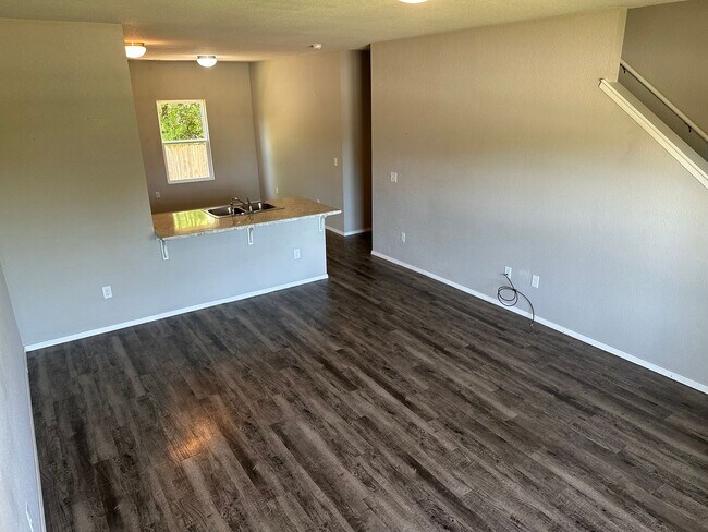 Photo - Spacious 5-Bed, 3.5-Bath Corner-Lot Home in West Fayetteville