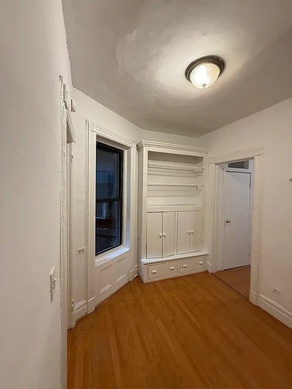 Building Photo - 1 bedroom in New York NY 10019 Unit 2RN Rental