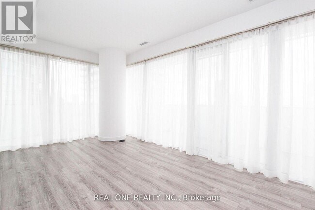 Photo - 42 Charles St E Unit 3903