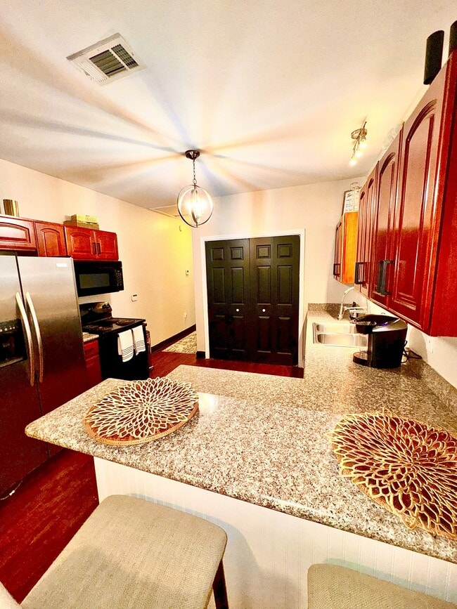 Photo - 3333 Delachaise St