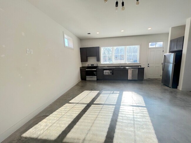 Photo - DIXON PARK | 2 BEDROOM | 2.5 BATH