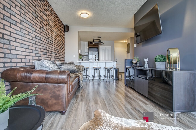 Photo - 1053-1053 10 St SW