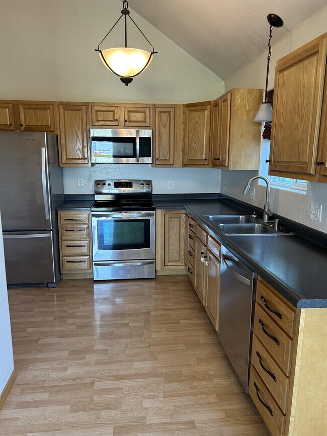 Photo - 3240 E Capitol Ave