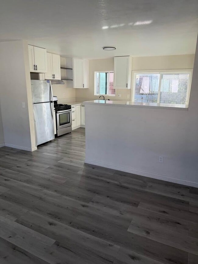 Photo - 2122 E 11th St