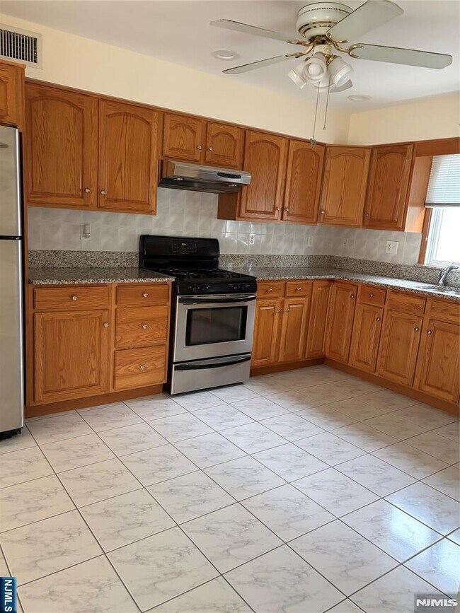 Photo - 504 1st St