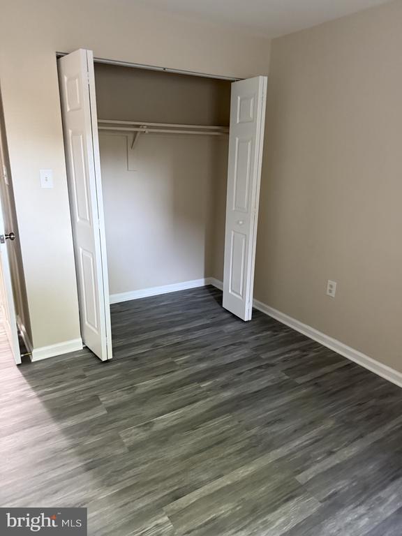 Building Photo - 18724 Walkers Choice Rd Unit 2