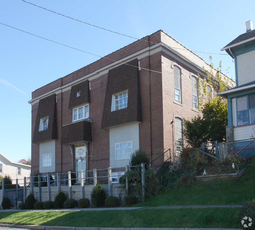 Southern Crest Apartments - Southern Crest Apartments