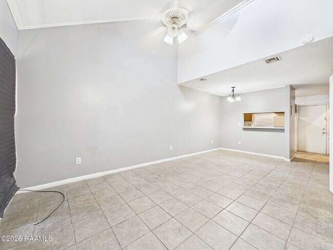 Photo - 202 Belfast St