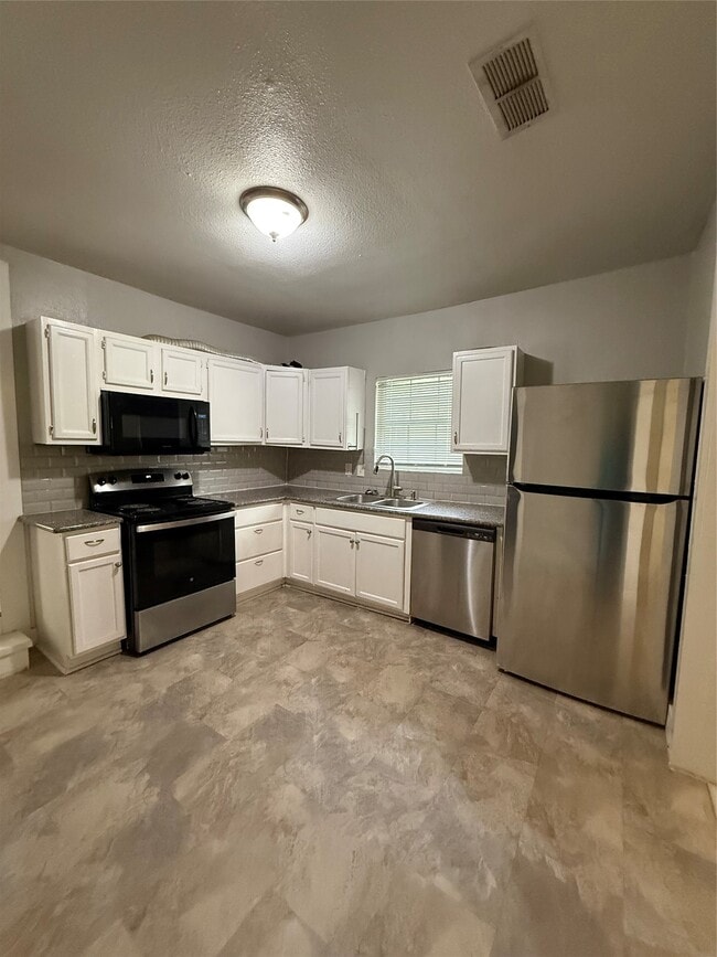Photo - 118 E Murrill Ave
