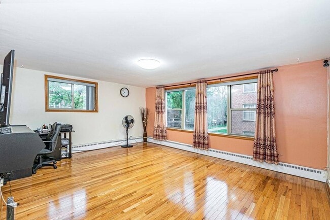 Photo - 2245 W Farwell Ave Unidad 1A