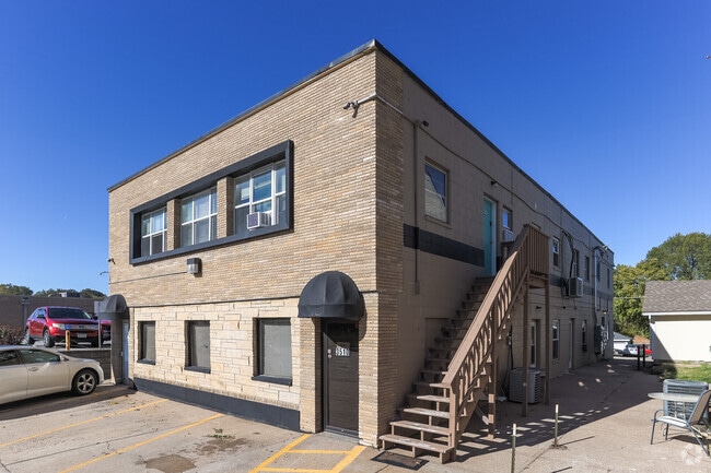 Building Photo - 3512 Dodge Street