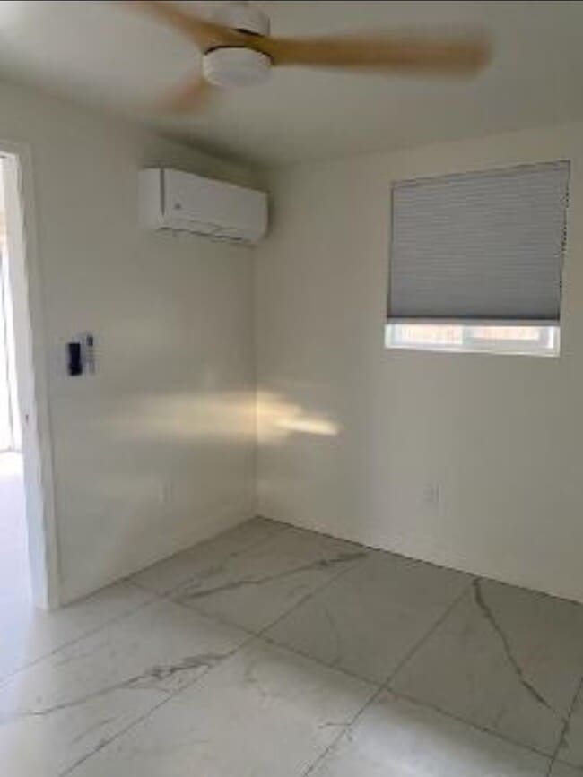 Building Photo - 5150 Kawaihau Rd Unit B Rental