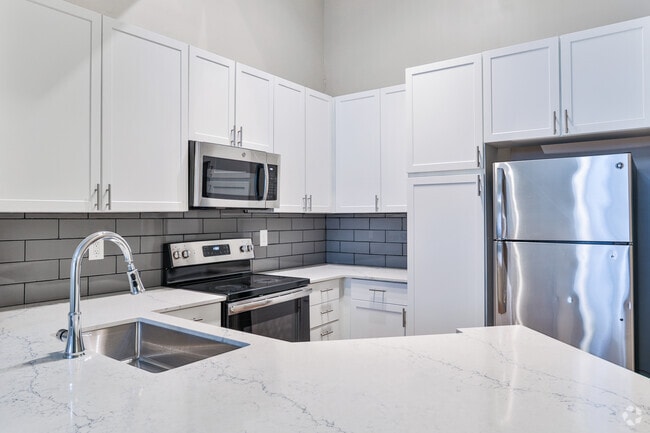 1BR, 1BA - 690 SF