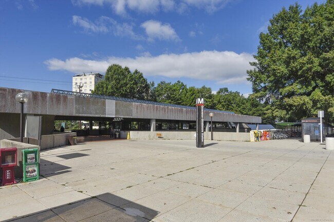 Photo - 10401 Grosvenor Pl Unit Grosvenor Park III