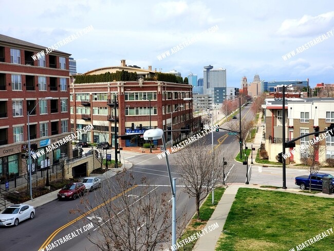 Photo - 3001 Gillham Rd