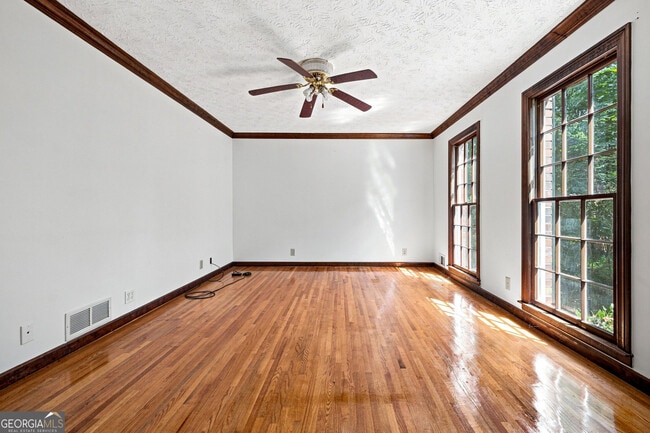 Photo - 965 Millbrook Ct