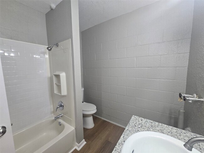 Photo - 4217 Sealy Ave Unit 10