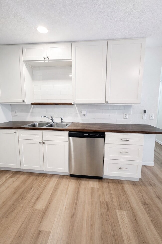 Photo - 117 Sylvia St