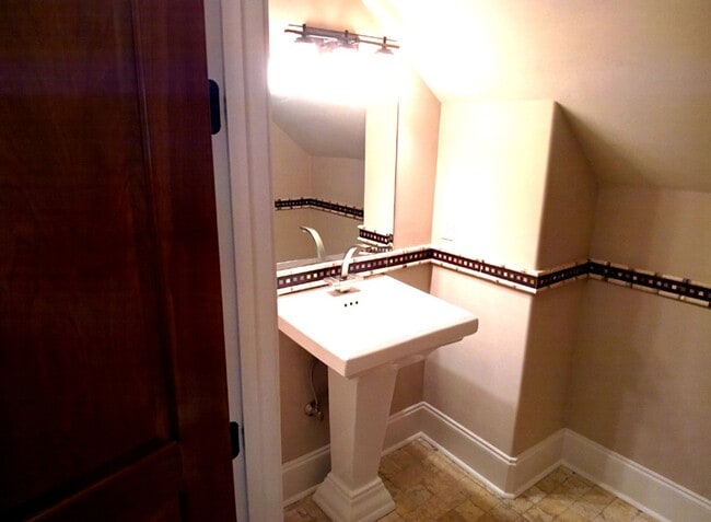 Photo - 1847 Ashley Hall Way