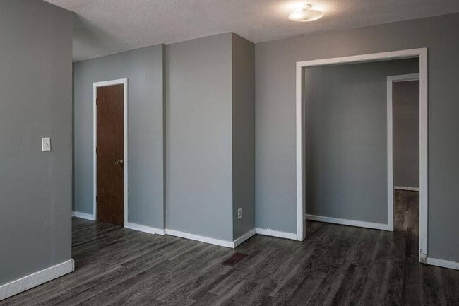 Building Photo - 225 Lexington Rd Unit A