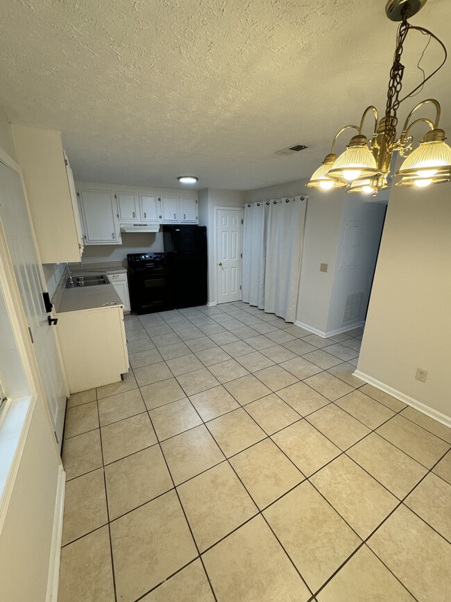 Building Photo - 1116 Windgate Cir NW