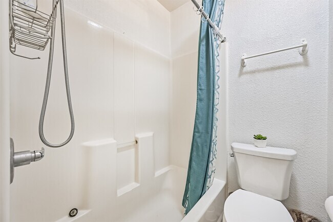 Photo - 2201 48th St