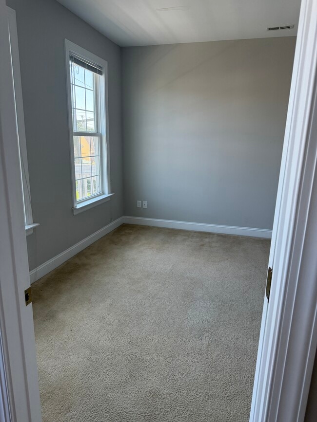 Building Photo - 1301 Idlewood Ave Unit 1301