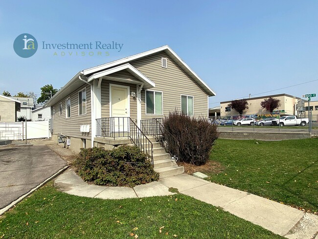 Building Photo - 795 Jepson Ave Unit 3