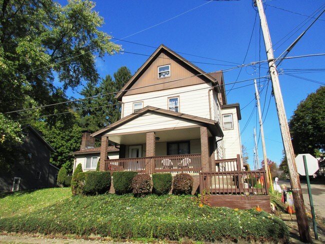 312 Arch St. Floor 2 - 312 Arch St Townhome