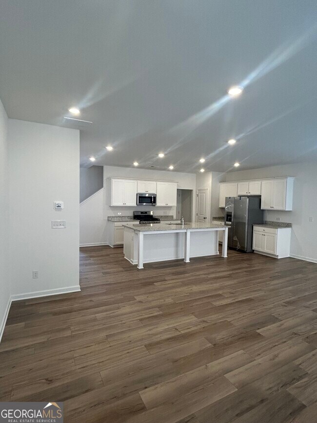 Photo - 160 Vision St