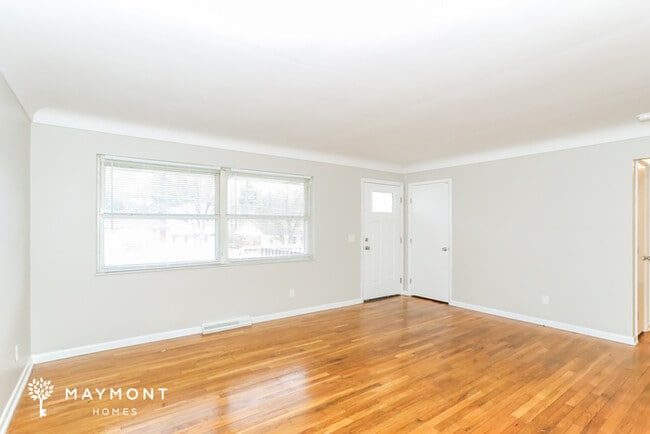 Photo - 5215 Ponderosa Dr