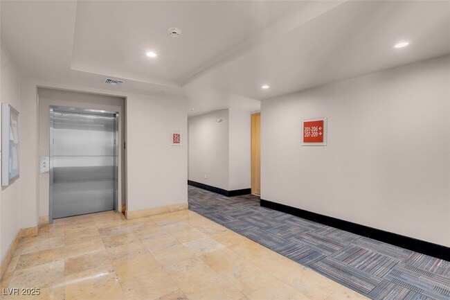 Photo - 75 E Agate Ave Unidad 206