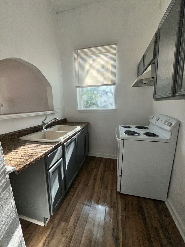 Photo - 1105 N 12th St Unidad 1105 N 12th #1